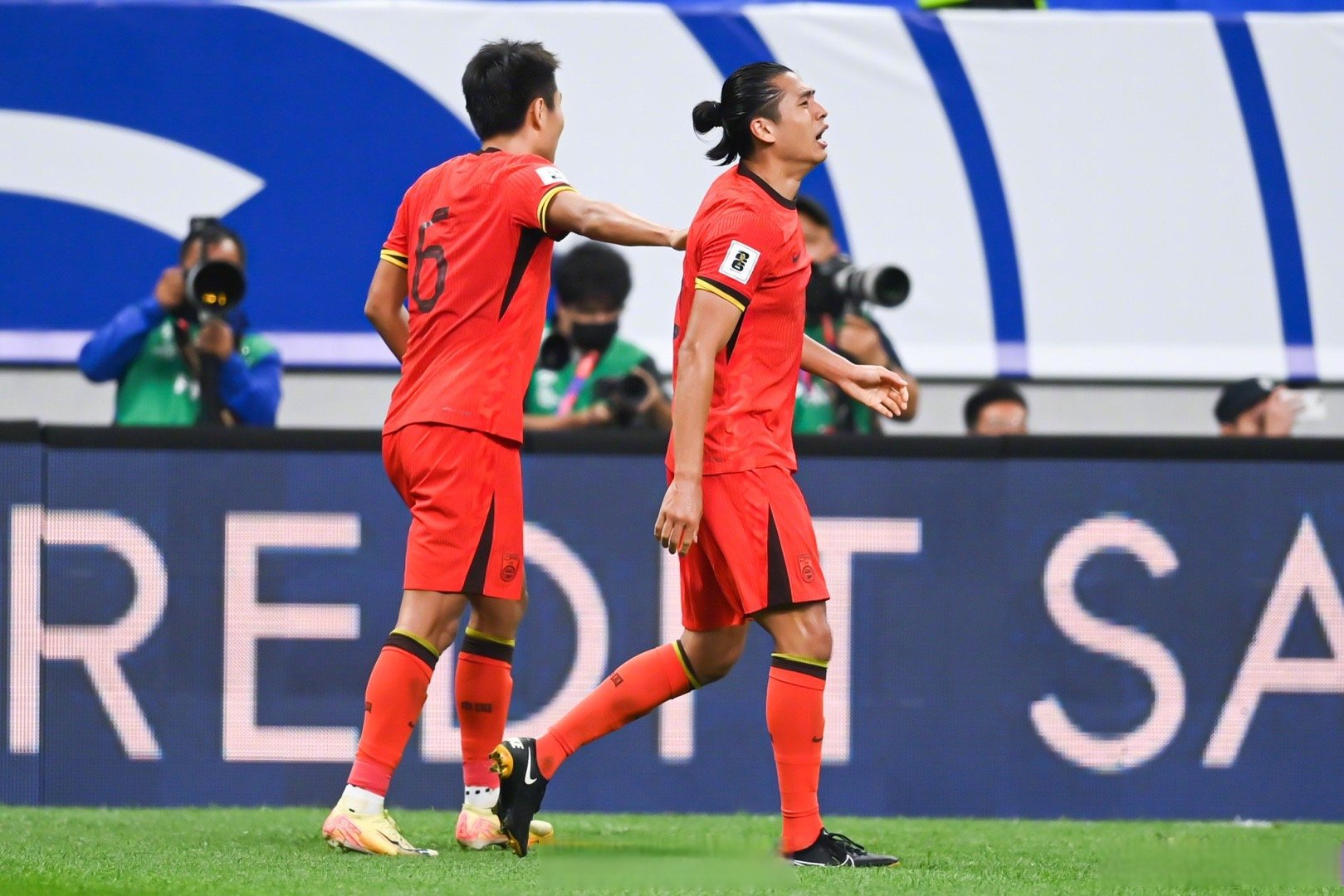 中国女足锋线出击，轻松赢下国际女足比赛(中国女足锋线出击,轻松赢下国际女足比赛视频)