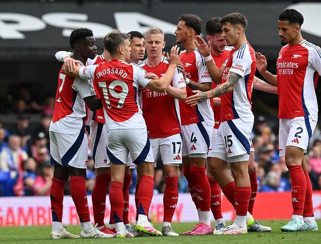 开云官网-利物浦客场负于莱斯特城，失去领跑位置(利物浦客场负于莱斯特城,失去领跑位置的球员)