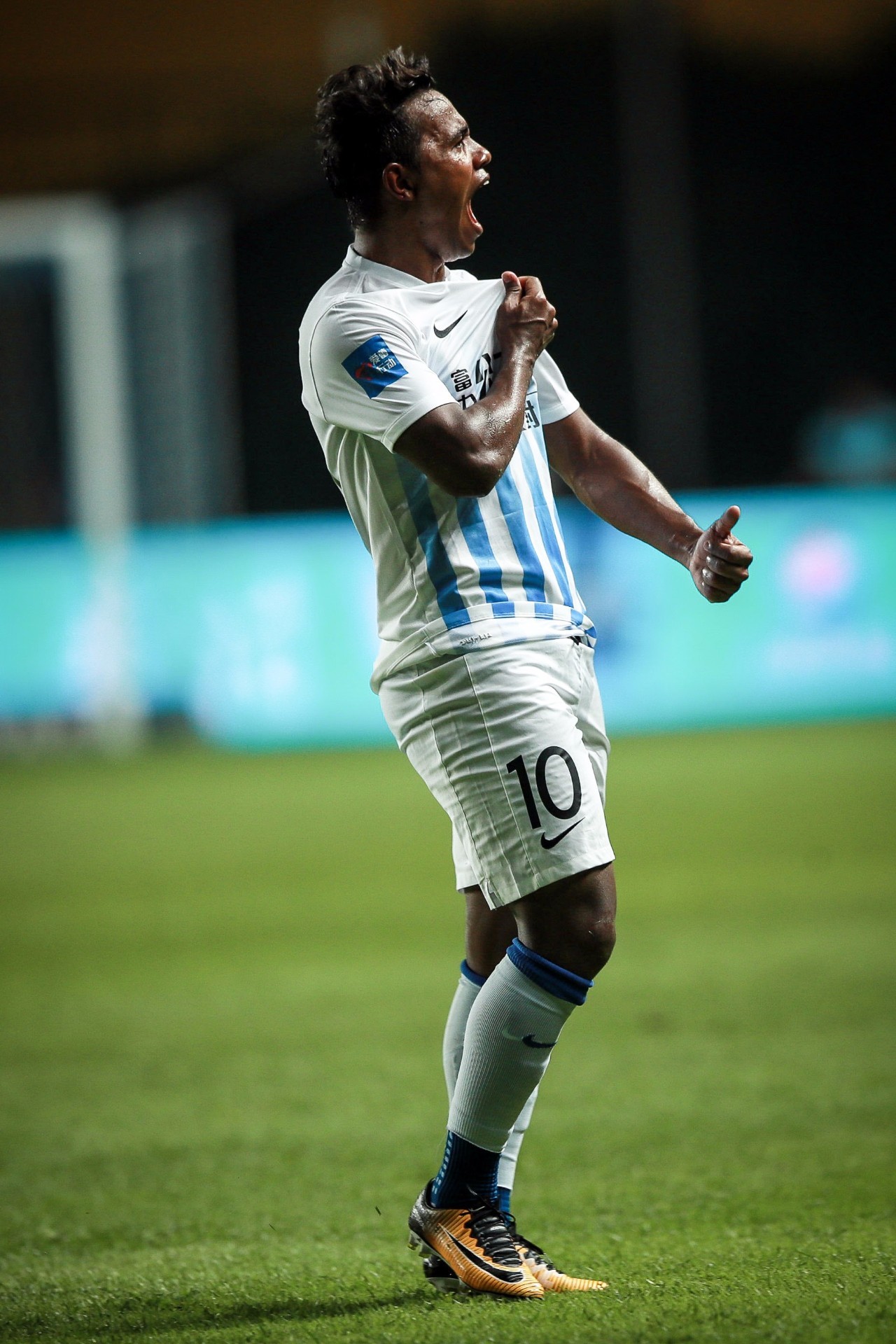 雷纳特纳豪取四连胜，欧冠小组第一稳了的简单介绍